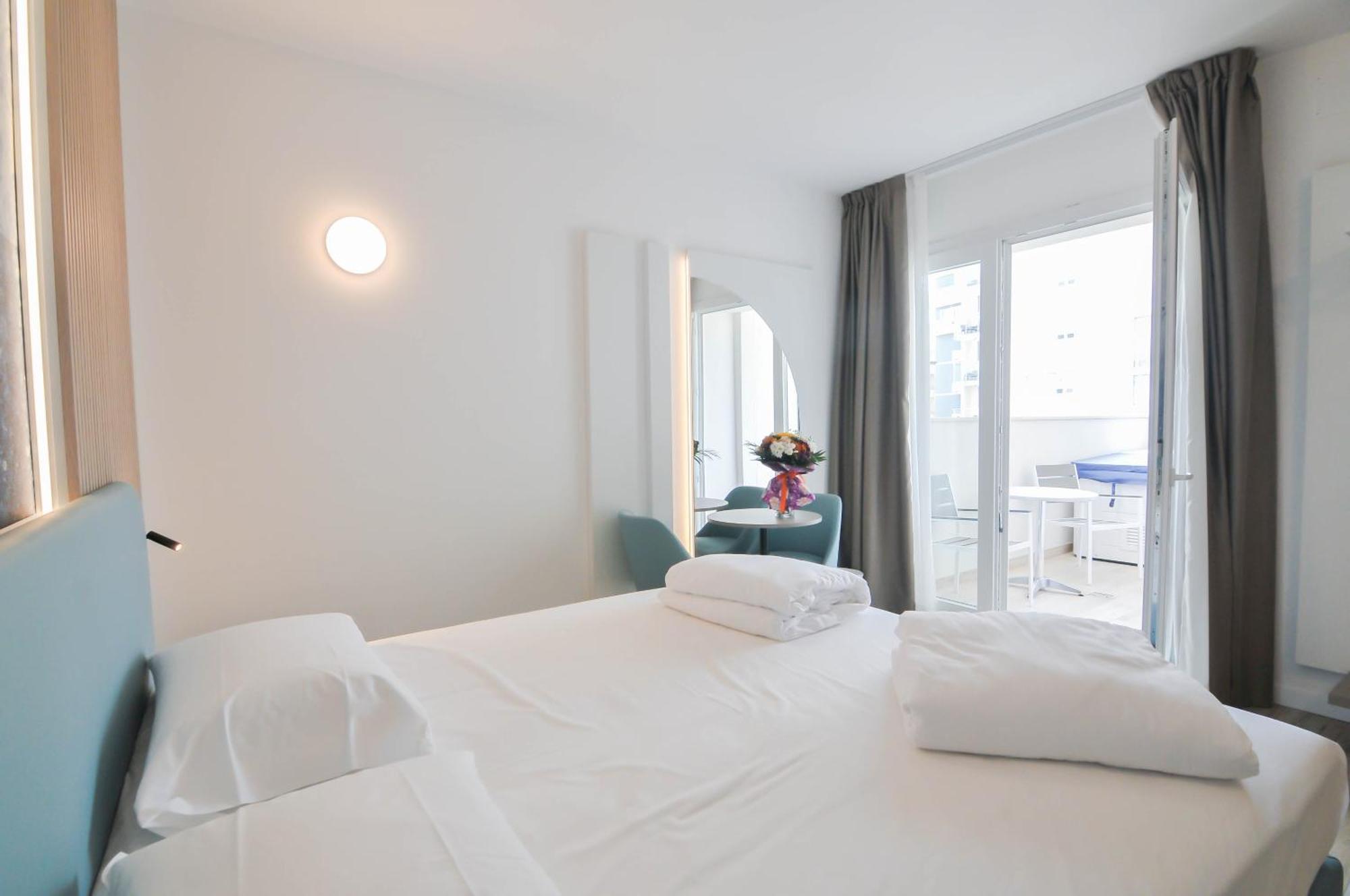 Marina Junior Suite 4 Stelle S Каорле Экстерьер фото