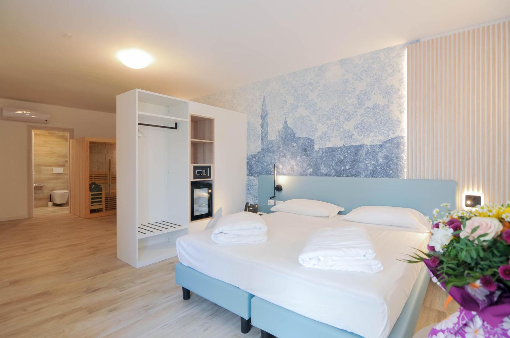 Marina Junior Suite 4 Stelle S Каорле Экстерьер фото